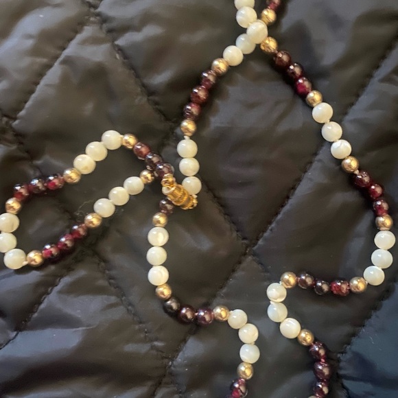 Vintage garnet, gold bead & pearl 20” necklace - Picture 3 of 6